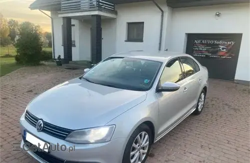 VOLKSWAGEN Jetta 
