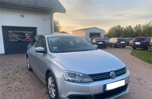 VOLKSWAGEN Jetta 