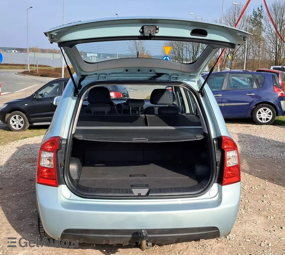 KIA Carens 2.0 CVVT LX Basis