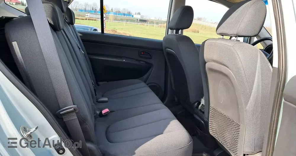 KIA Carens 2.0 CVVT LX Basis