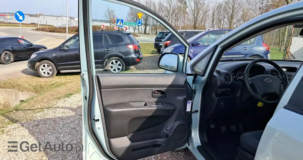 KIA Carens 2.0 CVVT LX Basis