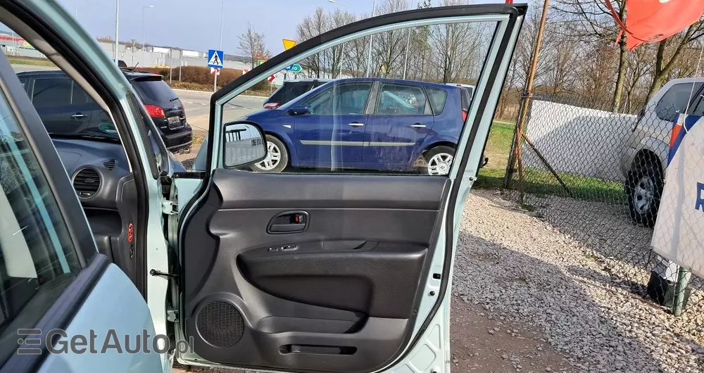 KIA Carens 2.0 CVVT LX Basis