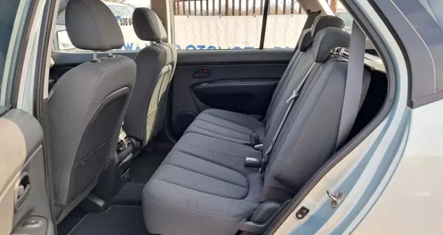 KIA Carens 2.0 CVVT LX Basis