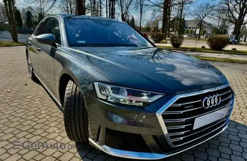 AUDI A8 