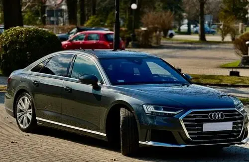 AUDI A8 