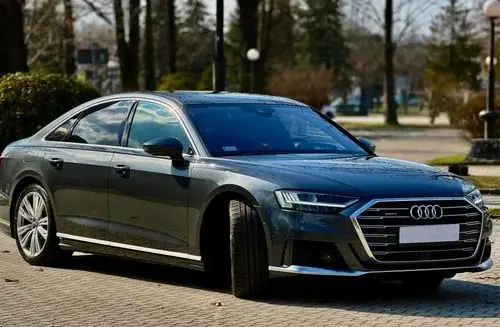 AUDI A8 