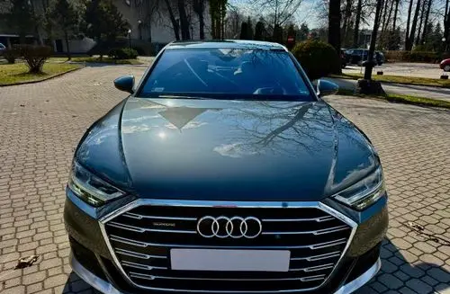 AUDI A8 