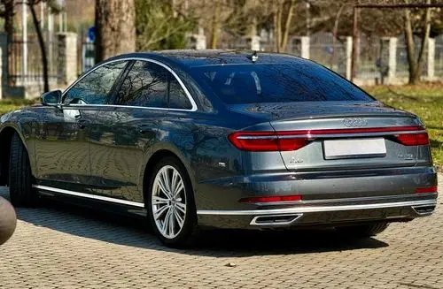 AUDI A8 