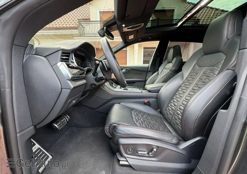 AUDI RS Q8 