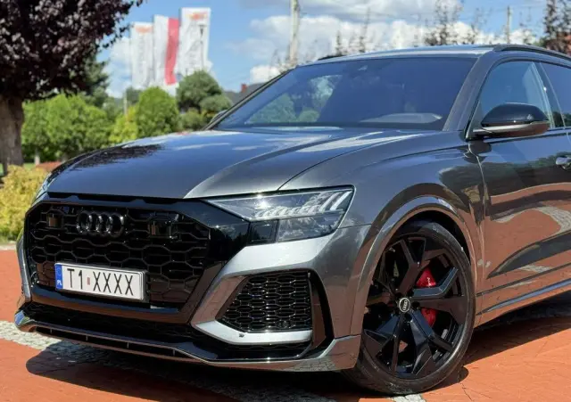 AUDI RS Q8 