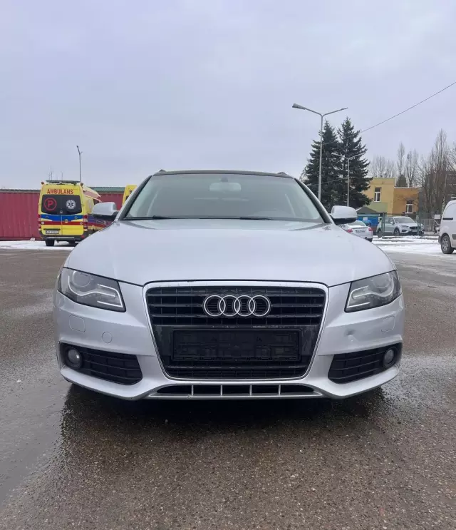 AUDI A4 
