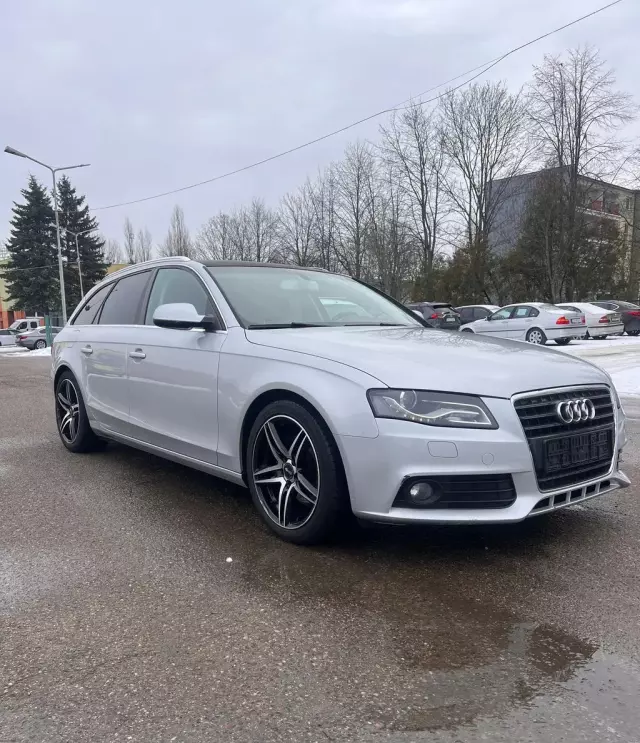 AUDI A4 