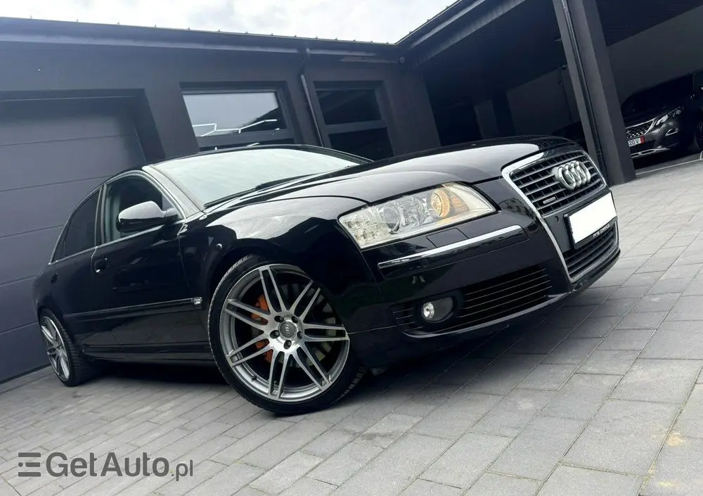 AUDI A8 