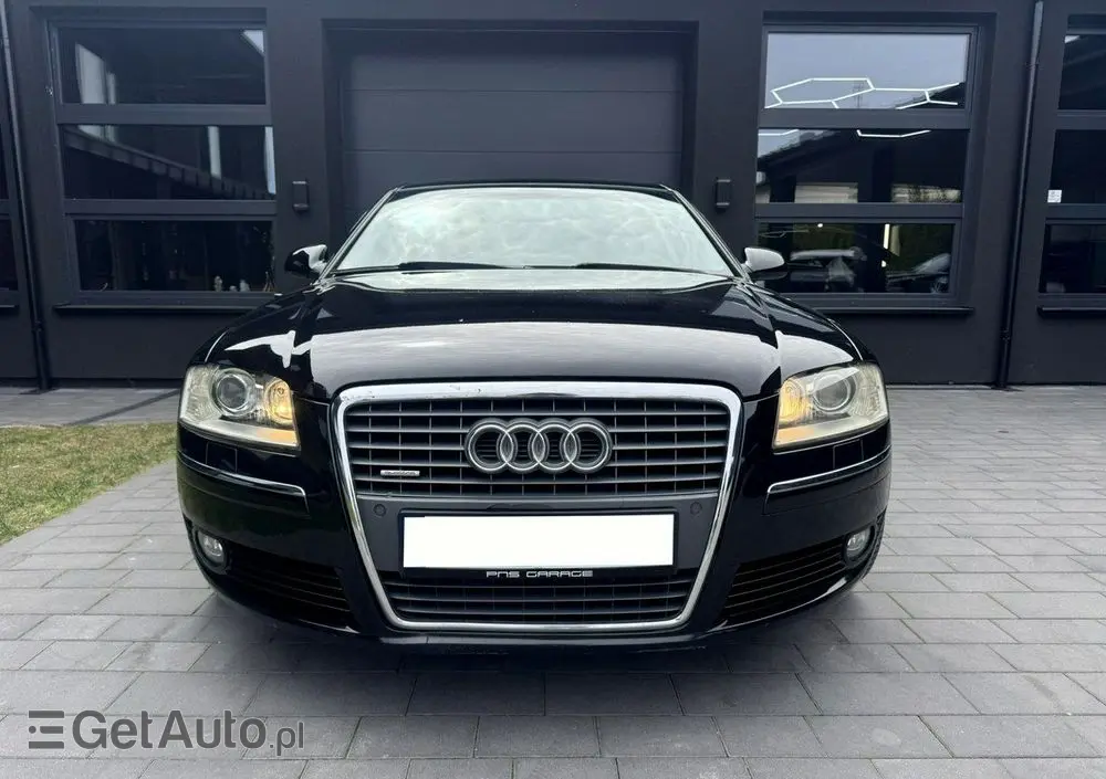 AUDI A8 