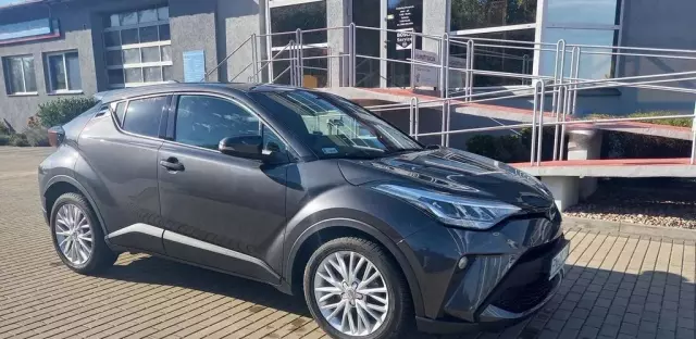TOYOTA C-HR 