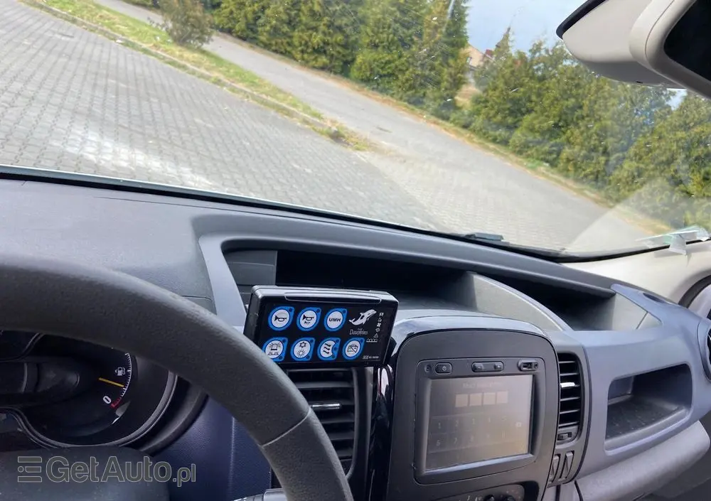 OPEL Ambulans Karetka vivaro 