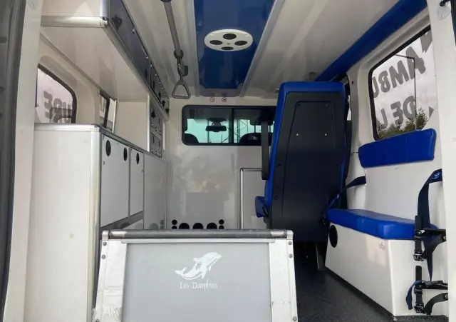 OPEL Ambulans Karetka vivaro 