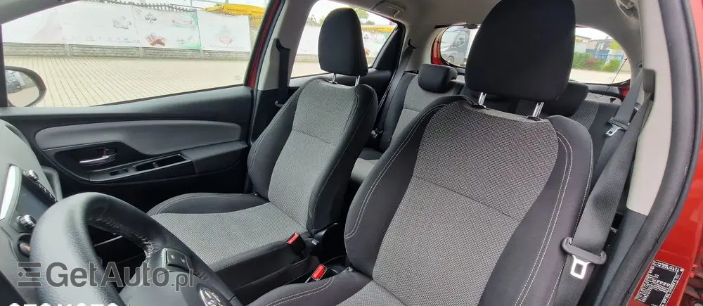 TOYOTA Yaris 1.5 VVT-i Team Deutschland