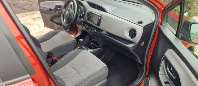 TOYOTA Yaris 1.5 VVT-i Team Deutschland