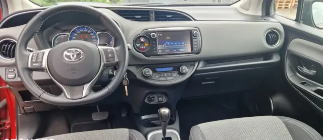 TOYOTA Yaris 1.5 VVT-i Team Deutschland