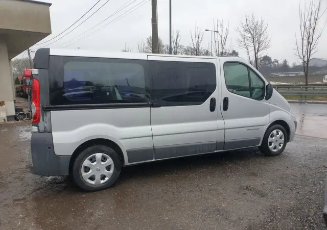 RENAULT Trafic Passenger FAP L2H1 Privilège