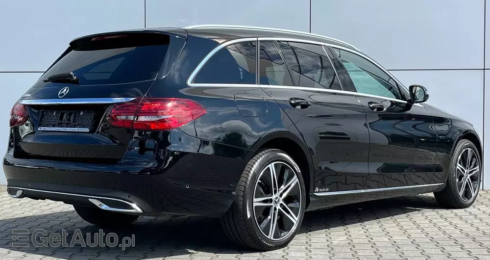 MERCEDES-BENZ Klasa C 300 de 9G-TRONIC