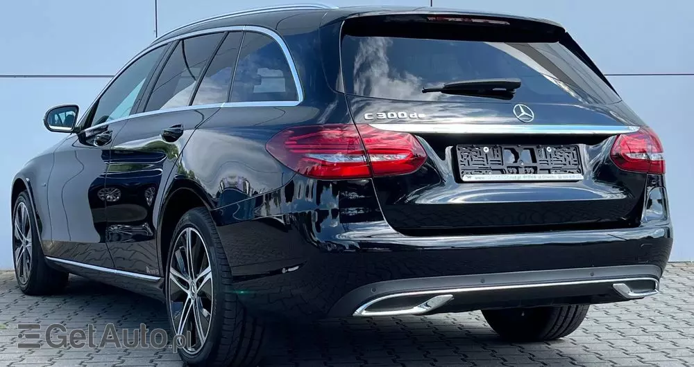 MERCEDES-BENZ Klasa C 300 de 9G-TRONIC