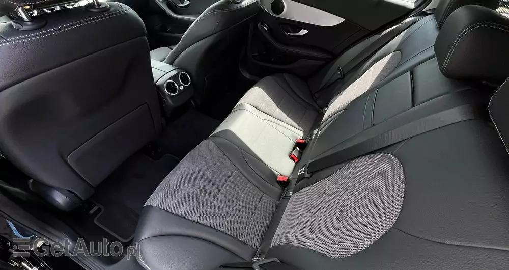 MERCEDES-BENZ Klasa C 300 de 9G-TRONIC