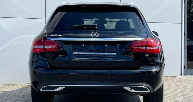 MERCEDES-BENZ Klasa C 300 de 9G-TRONIC