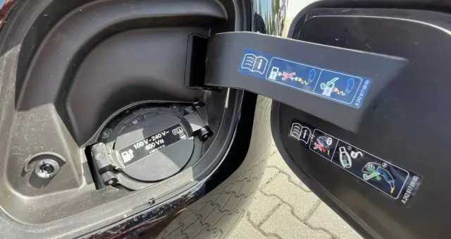 MERCEDES-BENZ Klasa C 300 de 9G-TRONIC