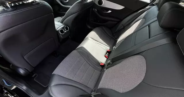 MERCEDES-BENZ Klasa C 300 de 9G-TRONIC