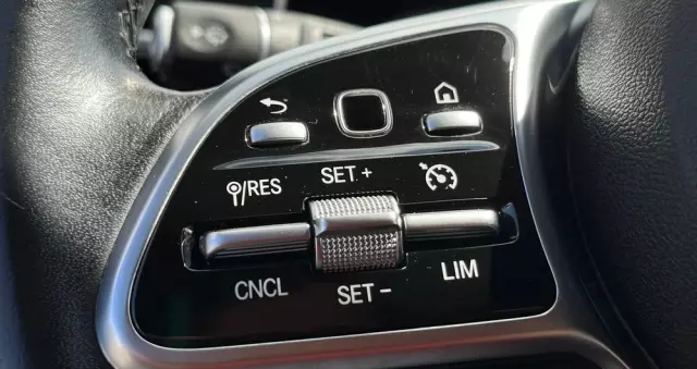 MERCEDES-BENZ Klasa C 300 de 9G-TRONIC