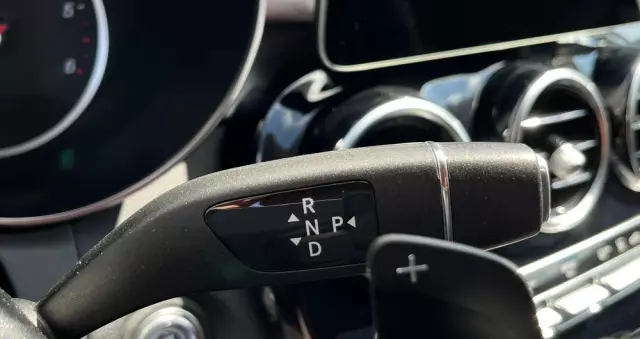 MERCEDES-BENZ Klasa C 300 de 9G-TRONIC