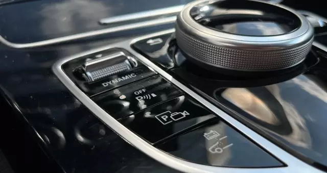 MERCEDES-BENZ Klasa C 300 de 9G-TRONIC