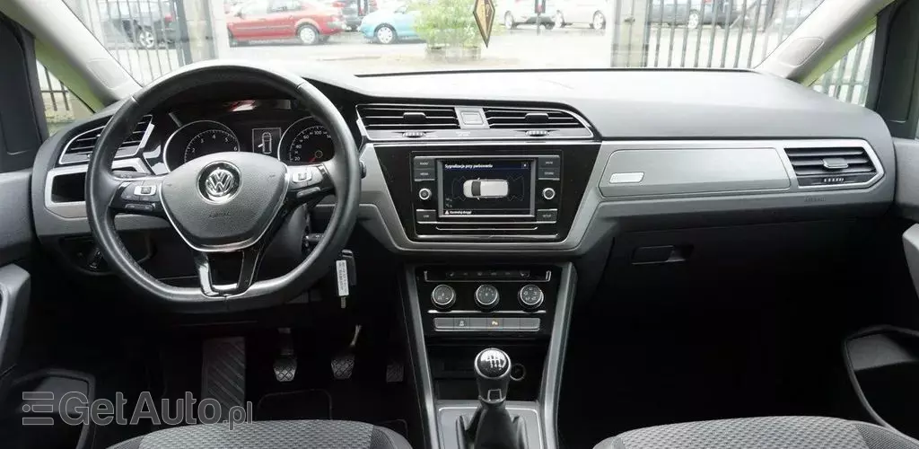 VOLKSWAGEN Touran 