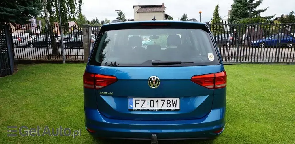 VOLKSWAGEN Touran 