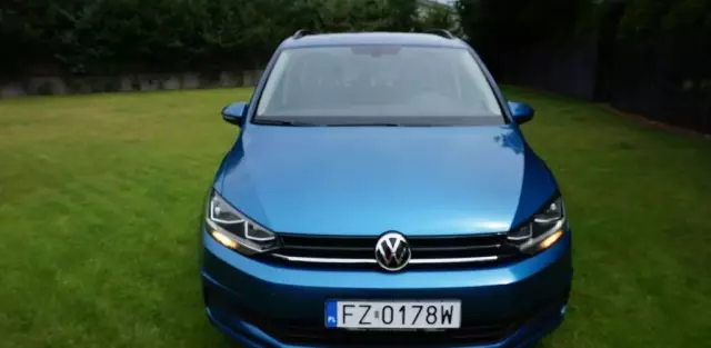 VOLKSWAGEN Touran 