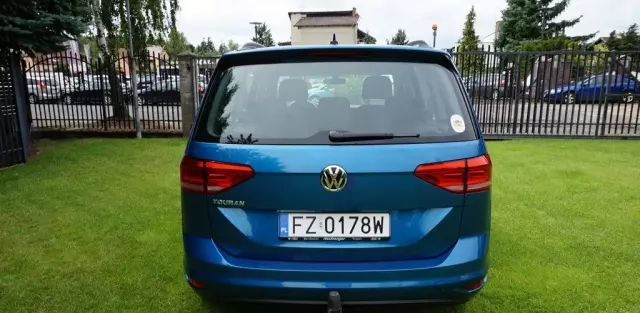 VOLKSWAGEN Touran 