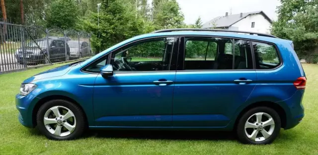 VOLKSWAGEN Touran 