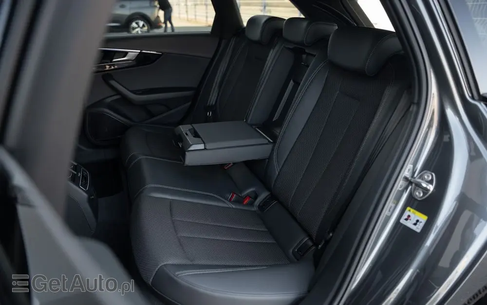 AUDI A4 Avant 35 TFSI S tronic S line