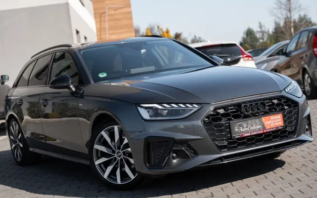 AUDI A4 Avant 35 TFSI S tronic S line