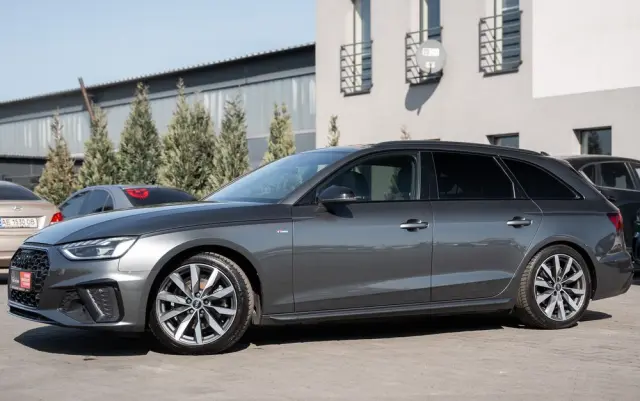 AUDI A4 Avant 35 TFSI S tronic S line