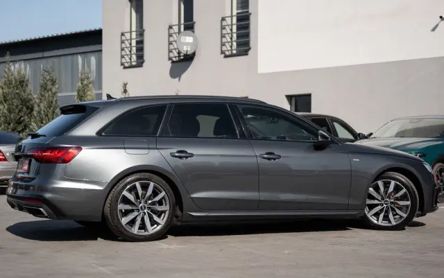 AUDI A4 Avant 35 TFSI S tronic S line