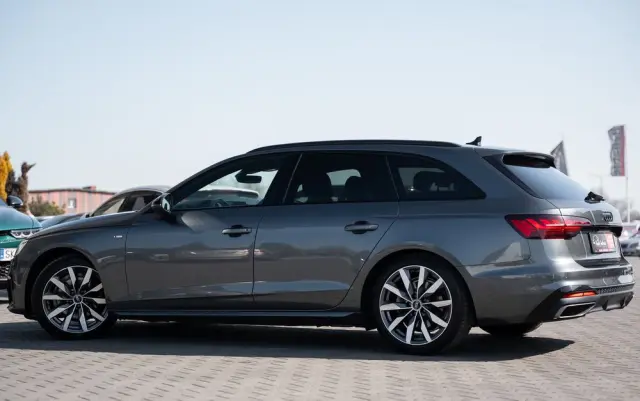 AUDI A4 Avant 35 TFSI S tronic S line