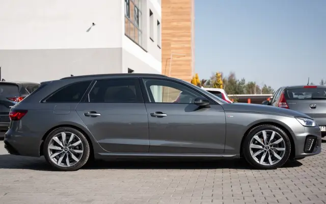 AUDI A4 Avant 35 TFSI S tronic S line