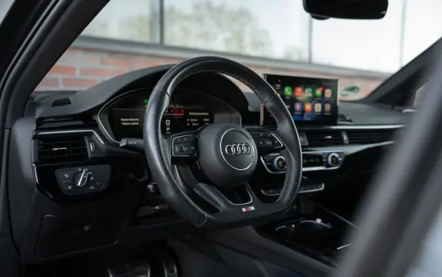 AUDI A4 Avant 35 TFSI S tronic S line