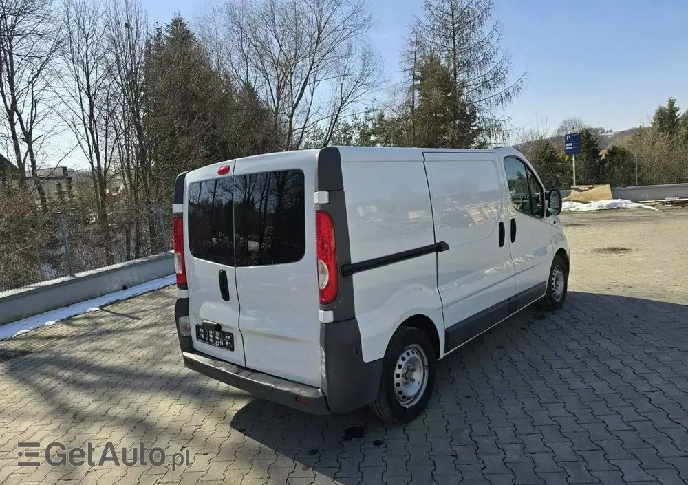 RENAULT TRAFIC 