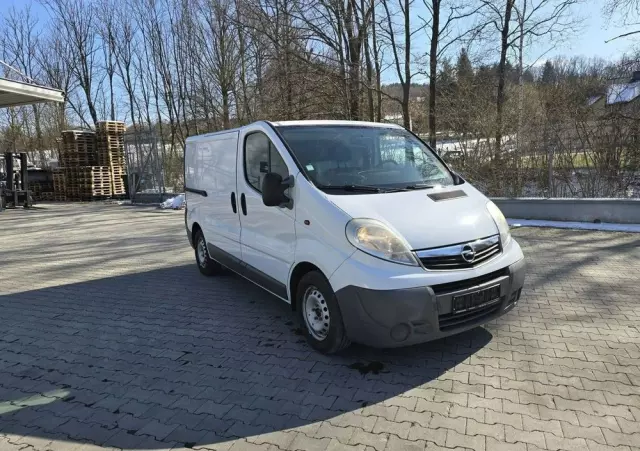 RENAULT TRAFIC 