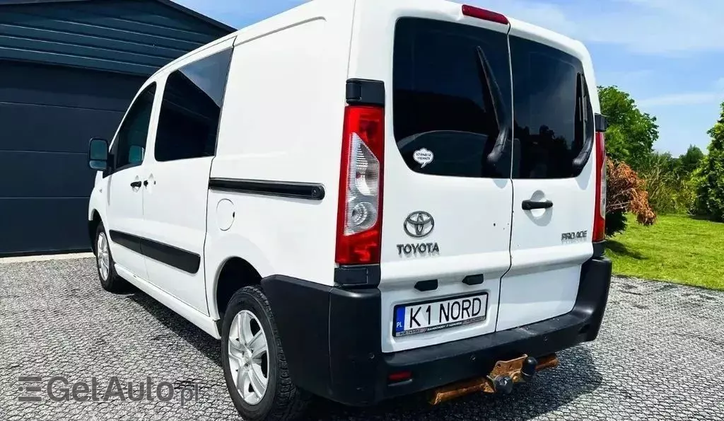 TOYOTA Proace 