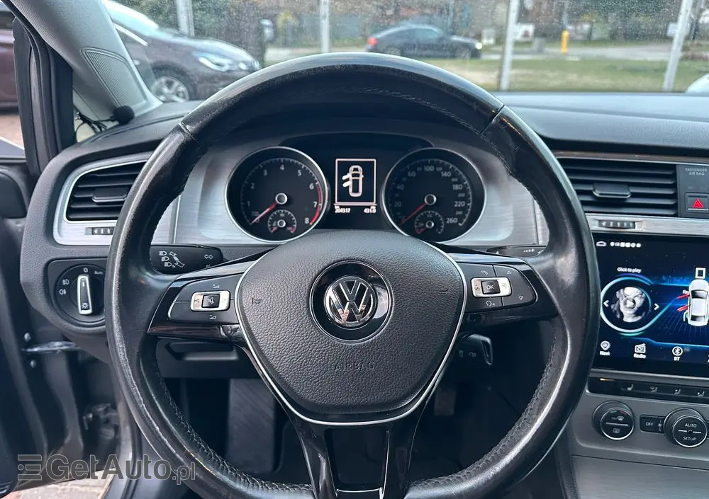 VOLKSWAGEN Golf 1.4 TSI BlueMotion Technology Cup
